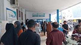 Foto: Penumpang di Pelabuhan Ahmad Yani 